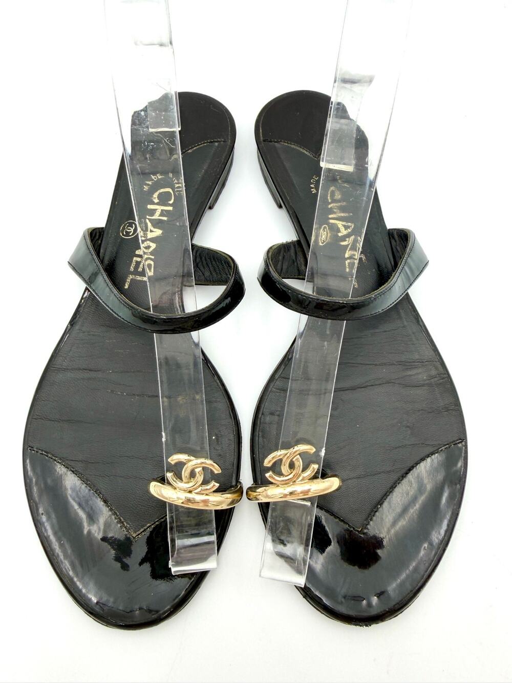 Chanel Toe Ring Sandal Black Leather Gold Interlocking CC Logo Size 39.5 / 9.5